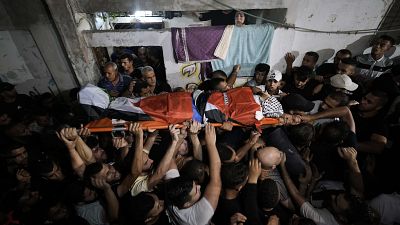 فلسطينيون يشيعون علاء زغل الذي قتل برصاص الجيش الإسرائيلي، مخيم عسكر للاجئين - نابلس 05/10/2022