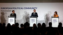 French President Emmanuel Macron (L), Czech Prime Minister Petr Fiala (C) and Moldovan President Maia Sandu at a news conference at the European Summit in Prague, Oct. 6, 2022