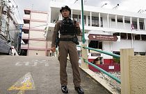 У детского центра в Таиланде, где бывший полицейский расстрелял людей