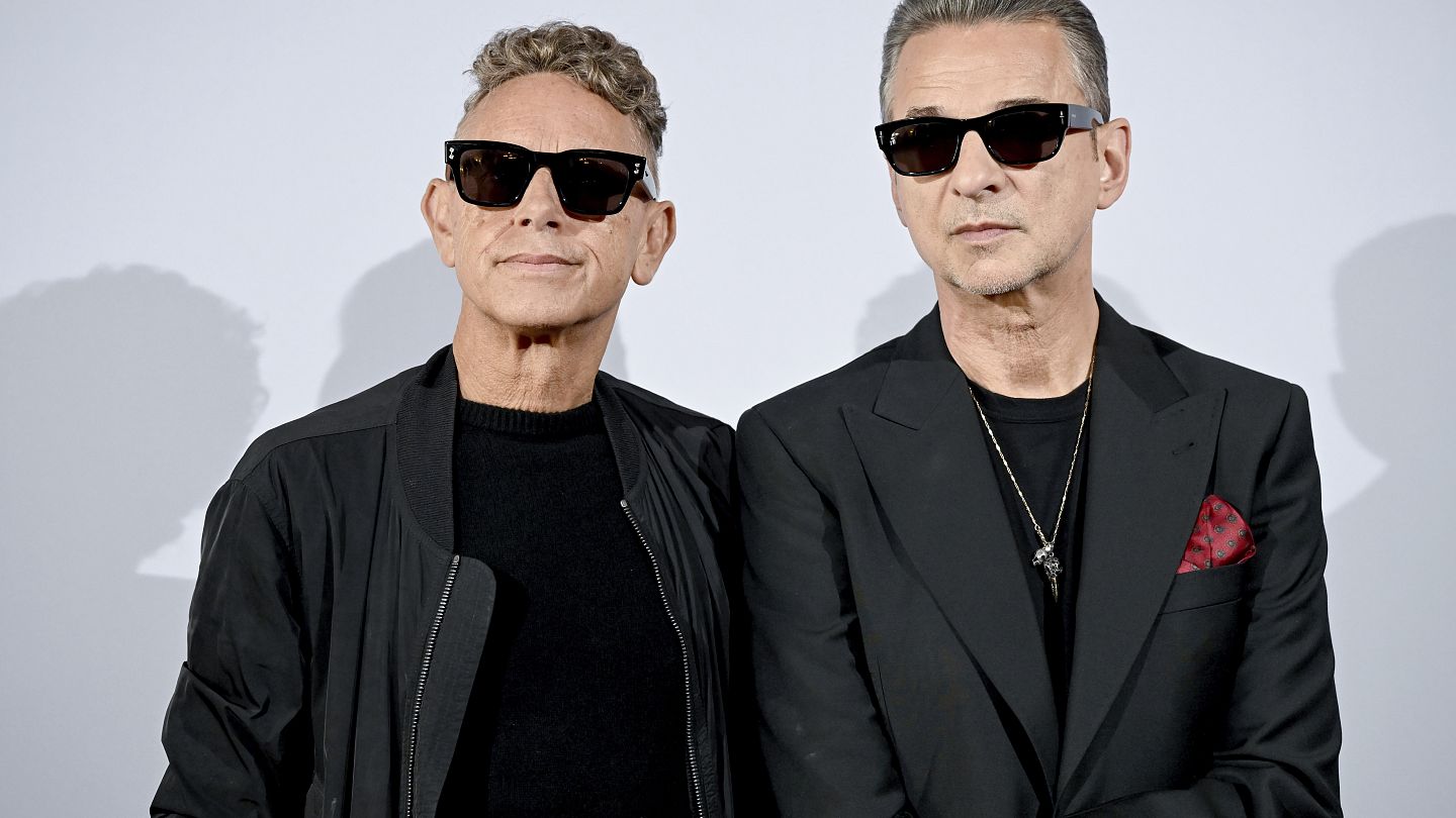 Depeche Mode - The Depeche Mode: Memento Mori World Tour.