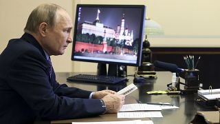 Президент России Владимир Путин за работой