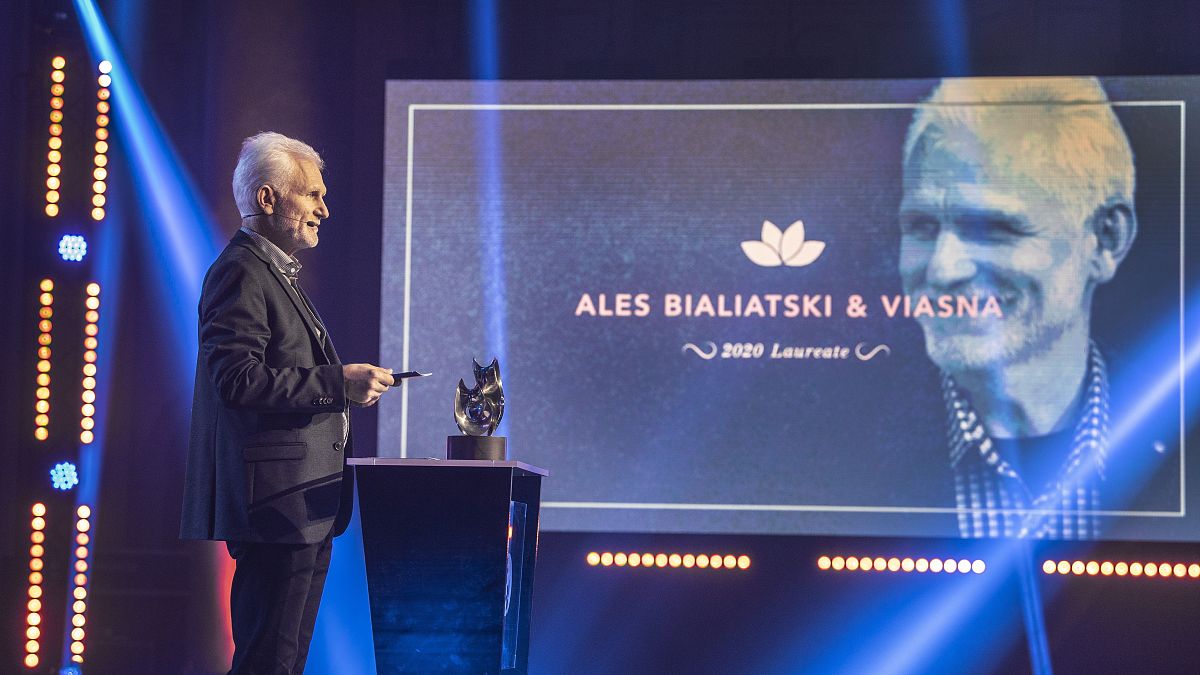 Alesz Bjaljacki belarusz aktivista, az egyik idei díjazott (2020-as felvétel)