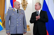 El presidente Putin aplaude al comandante Serguéi Surovikin