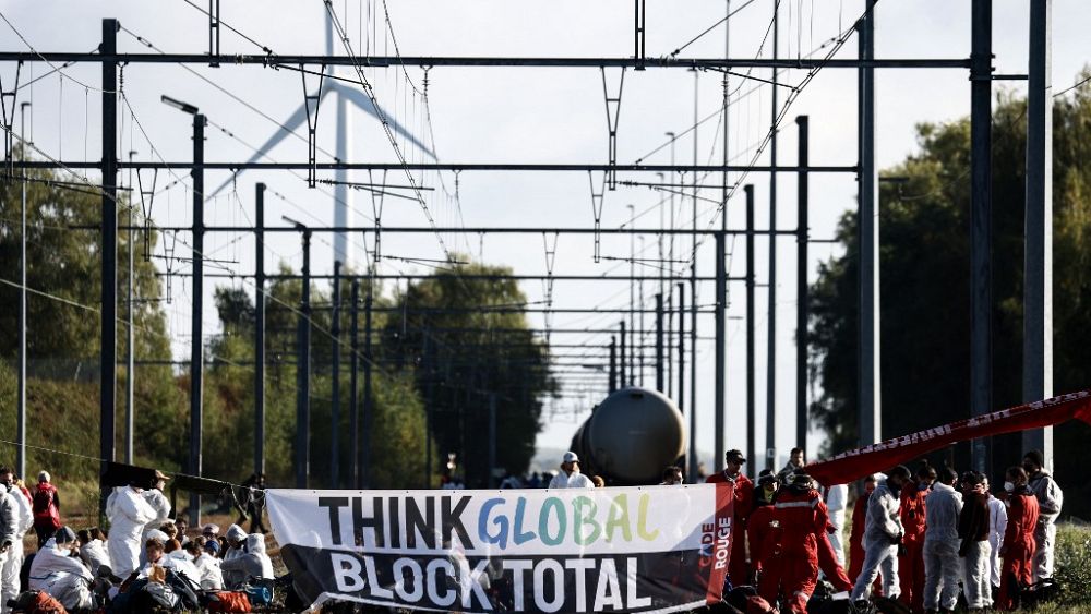 Klimaatprotesten voor snellere exit uit olie en gas: “Think Global – Total Stop”