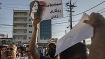 Mahsa Amini erőszakos halála miatt tüntetők Sulaimaniyah-ban