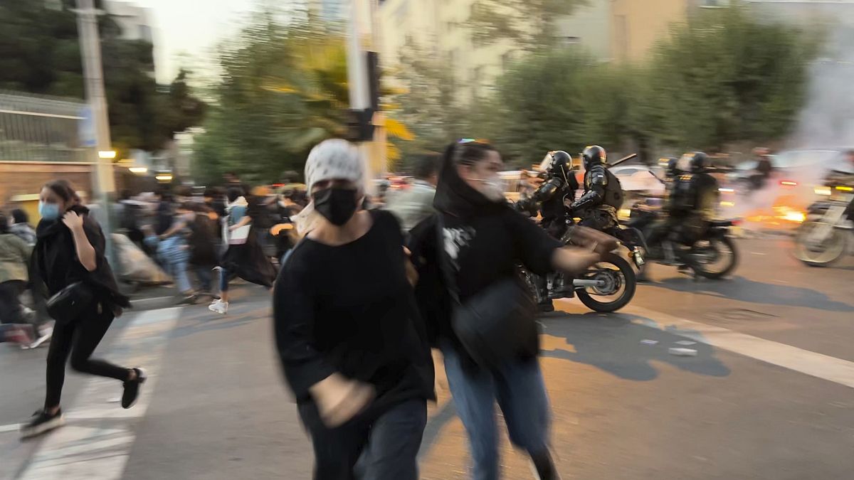 عکس آرشیوی از تظاهرات روزهای گذشته ایران
