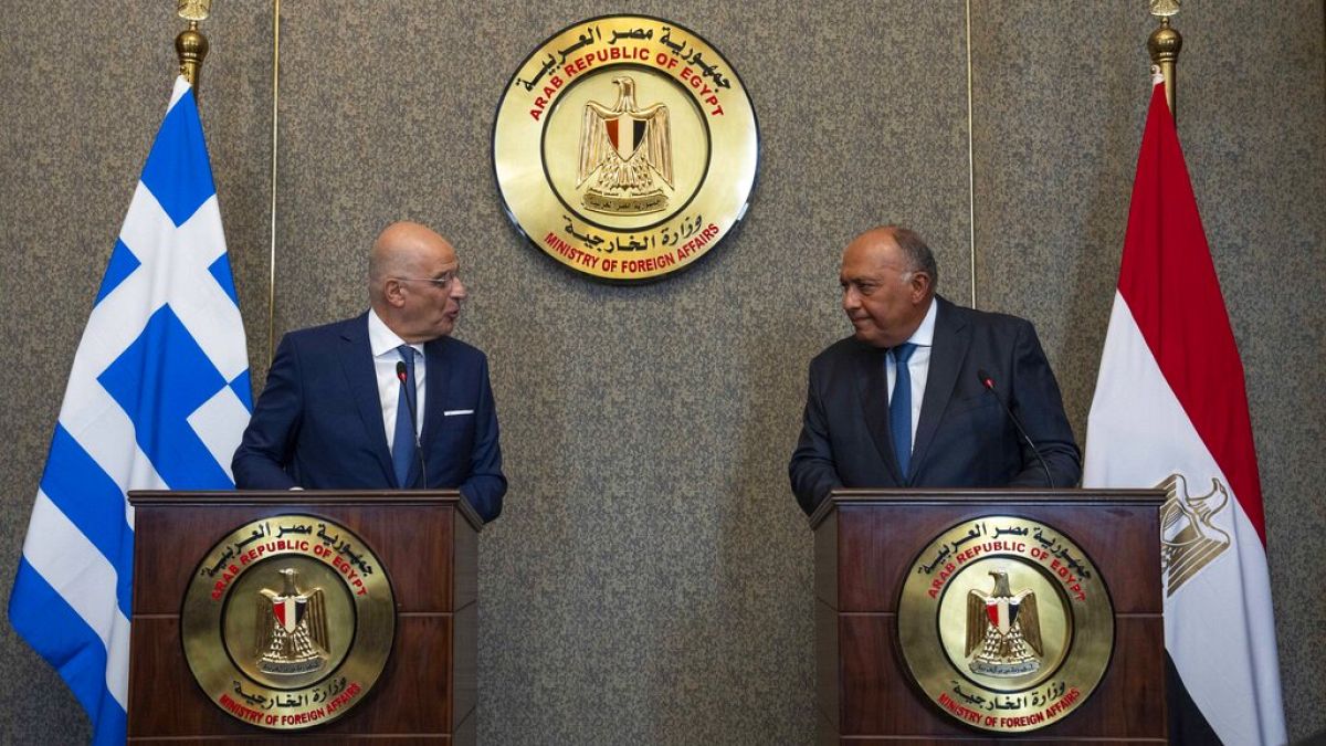 Ο Έλληνας υπουργός Εξωτερικών επισκέπτεται την Αίγυπτο μετά τη συμφωνία της Τουρκίας με τη Λιβύη