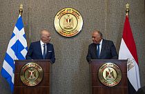 Mısır Dışişleri Bakanı Samih Şukri Kahire'ye gelen Yunan mevkidaşı Nikos Dendias ile görüştü.