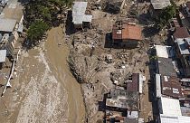 Több ember eltűnt a hatalmas földcsuszamlásokban