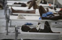 Un niño con síntomas de cólera recibe tratamiento por Médicos Sin Fronteras en Puerto Príncipe, Haití, el 7 de octubre de 2022.