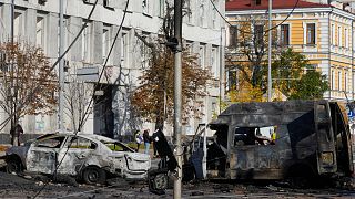 Destruição causada pelos mísseis, que atingiram dez cidades ucranianas