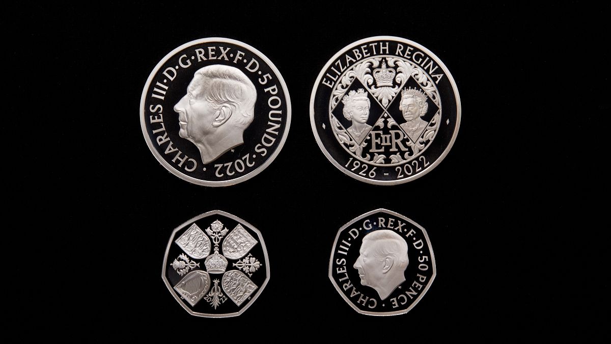 Egyelőre a néhai királynő portréját viselő érmék is forgalomban maradnak Nagy-Britanniában