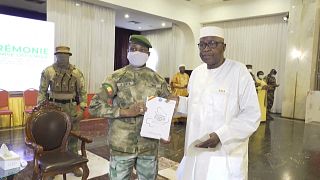 Mali : le projet de constitution remis à Assimi Goïta