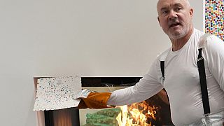 O artista britânico Damien Hirst, durante a exibição "Currency"