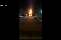 Brennende Statue zu Ehren der Basidsch-Milizen in Saqqez bei Protesten in Iran