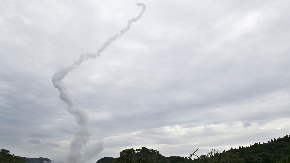 Неудачный запуск нескольких спутников японской ракетой Epsilon-6 