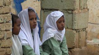 Sudan: Pupils return to school amid political, economic turmoil