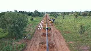 Dans le sud du Niger, le plus grand oléoduc d'Afrique prend corps