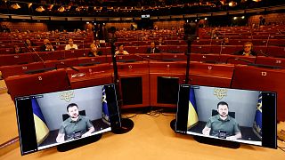 Präsident der Ukraine - Selenskyj - spricht vor dem Europapart - per Videoschalte