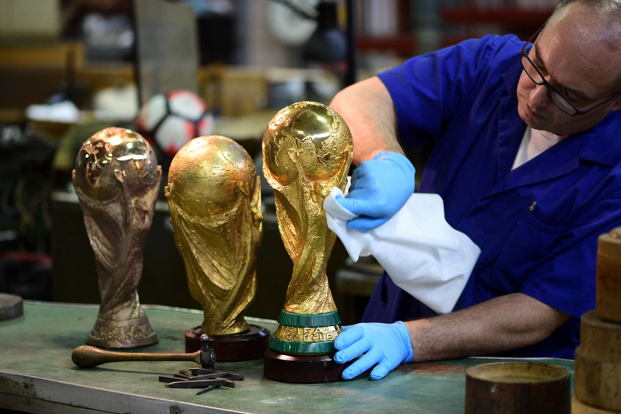Inside look at World Cup trophy factory in Italy