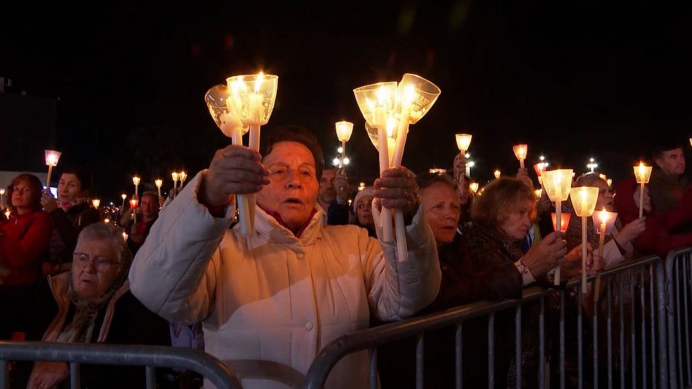 VIDEO : Thousands of Catholics gather in Fatima shrine VIDEO : Thousands of Catholics gather in Fatima shrine