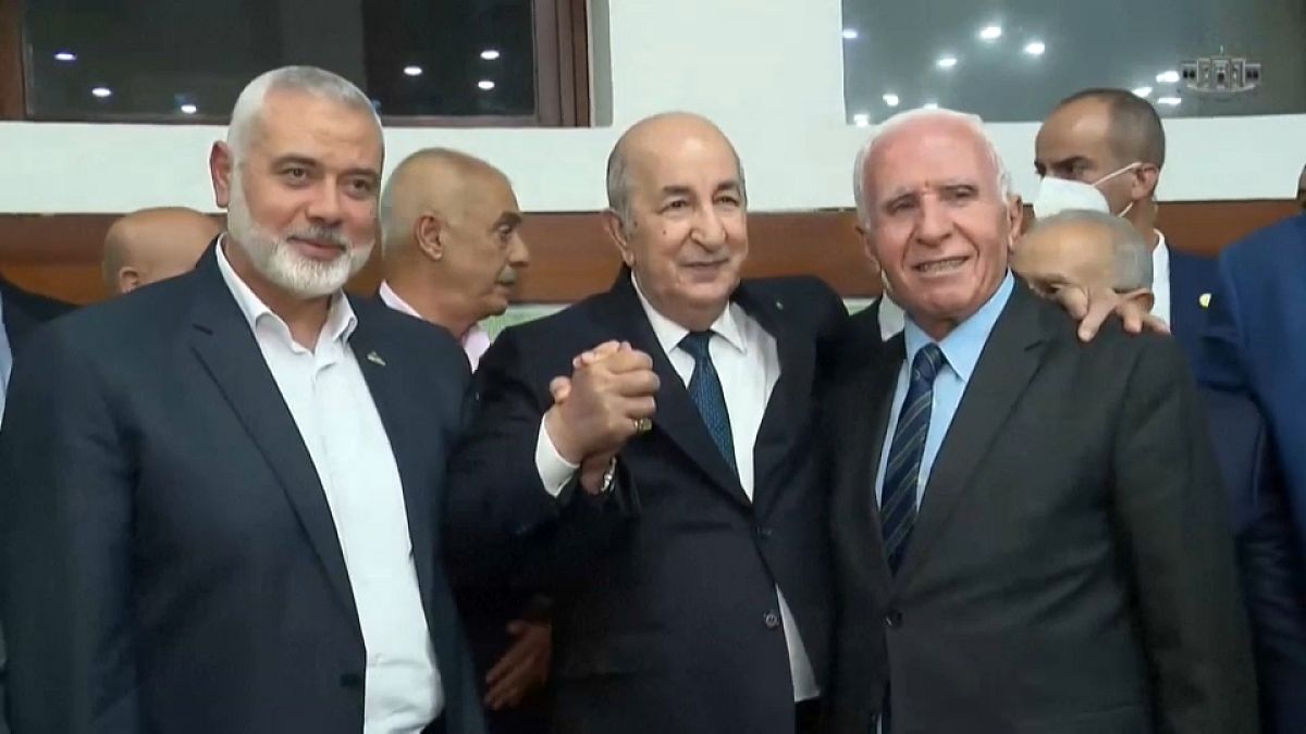 الفصائل الفلسطينية توقّع اتفاق مصالحة في الجزائر