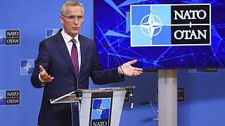 Die NATO steht geschlossen hinter der Ukraine und warnt Putin vor Nuklear-Gerede