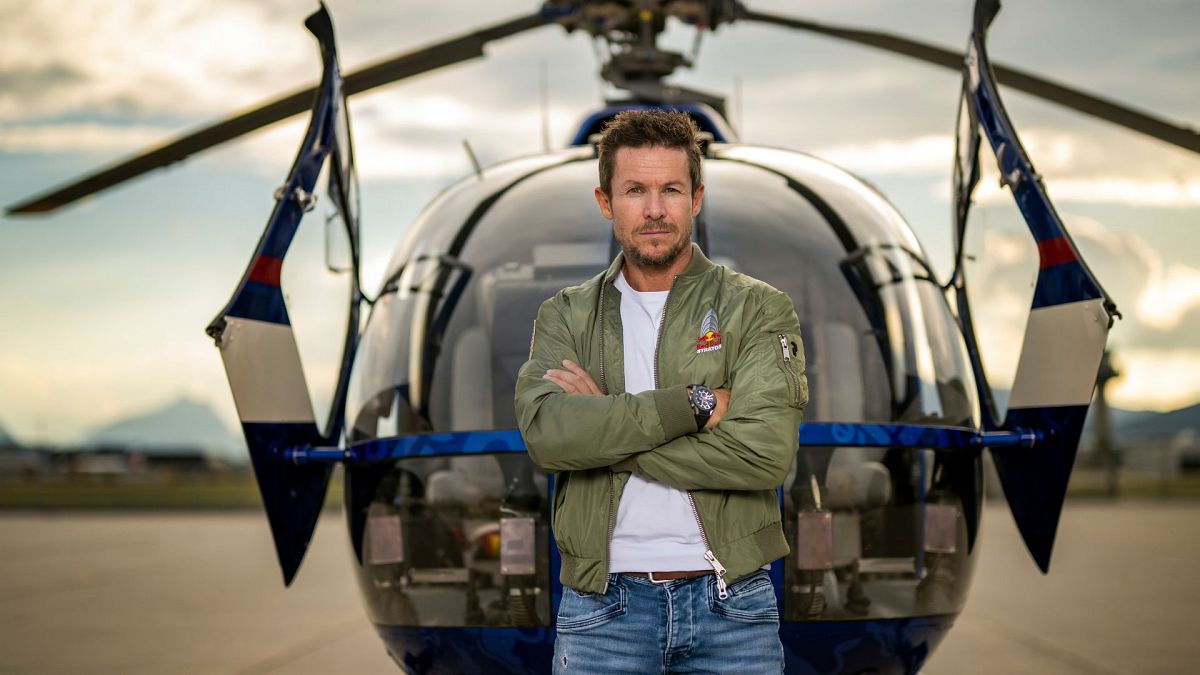 Red Bull’S Felix Baumgartner: A Closer Look At His Enormous Wealth! - 4nitvzh