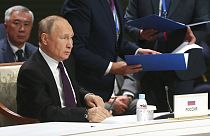 Le président russe Vladimir Poutine participe au sommet des dirigeants de la Communauté des États indépendants (CEI), à Astana, au Kazakhstan, le vendredi 14 octobre 2022.