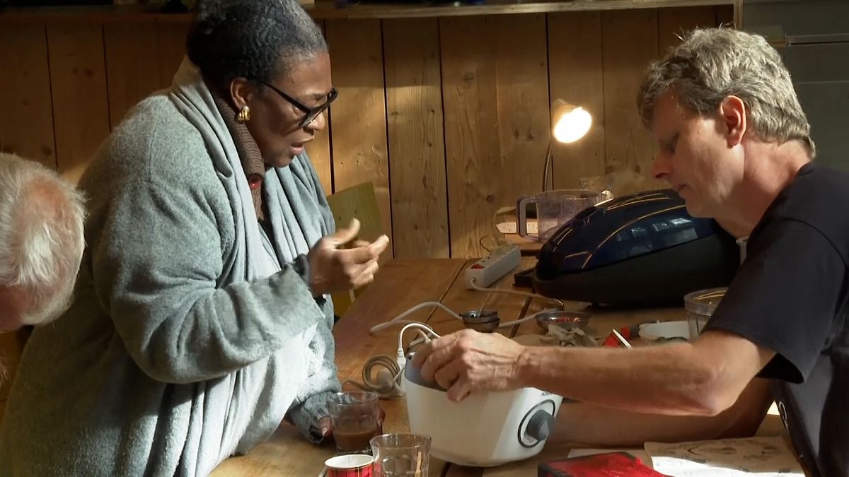 Repair cafes: Instead of buying a new device this Christmas, take your current one to be fixed thumbnail