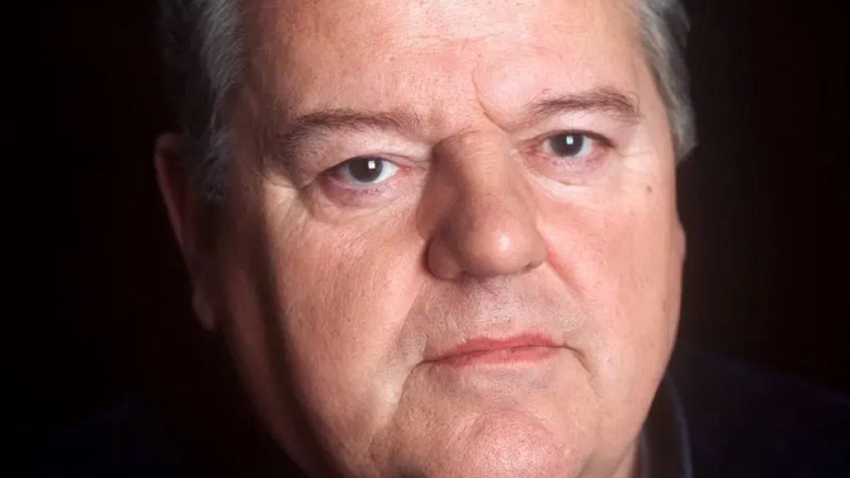 Actor Robbie Coltrane has passed away aged 72. 