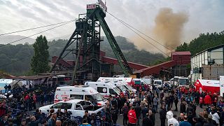 Родственники шахтёров собрались на месте трагедии, Амасра, провинция Бартын