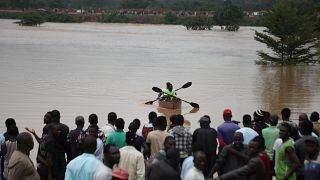Les eaux inondent les régions du Nigeria