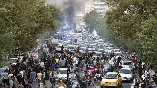 Iranianos saíram novamente às ruas para se manifestarem contra o governo