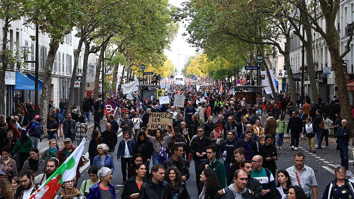 Демонстрация в Париже собрала около 30 тысяч человек