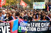 Jean-Luc Mélenchon et Annie Ernaux à la Marche contre la vie chère à Paris, dimanche 16 octobre