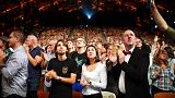 Le public dans la halle Tony Garnier 