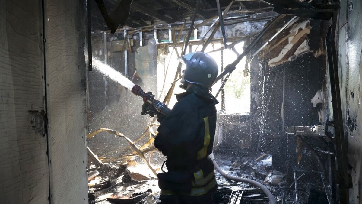 بعد قصف في دونيتسك، أوكرانيا، 16 أكتوبر 2022.