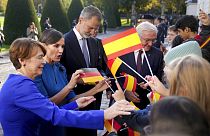 Das spanische Königspaar Felipe und Letizia hat einen dreitägigen Staatsbesuch in Deutschland begonnen.