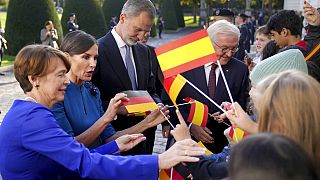 Das spanische Königspaar Felipe und Letizia hat einen dreitägigen Staatsbesuch in Deutschland begonnen.