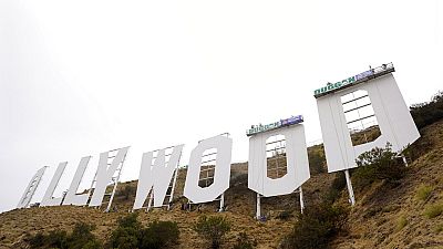 Le panneau hollywood en pleine rénovation le 11 octobre 2022, USA
