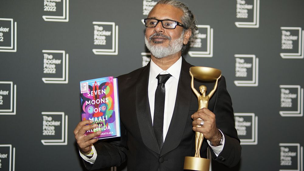 1000px x 563px - Sri Lankan writer Shehan Karunatilaka wins 2022 Booker Prize | Euronews