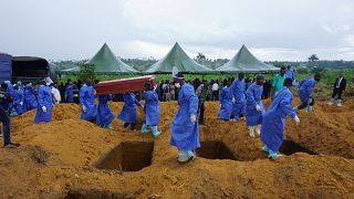 Sierra Leone : enterrement des 27 morts des émeutes d'août