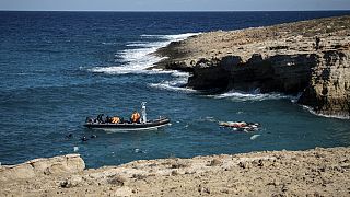 La guardia costiera greca al largo dell'isola di Citera