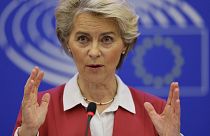 Presidente da Comissãoo Europeia, Ursula von der Leyen, ainda não quer fixar tetos de preços
