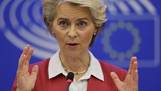 Presidente da Comissãoo Europeia, Ursula von der Leyen, ainda não quer fixar tetos de preços