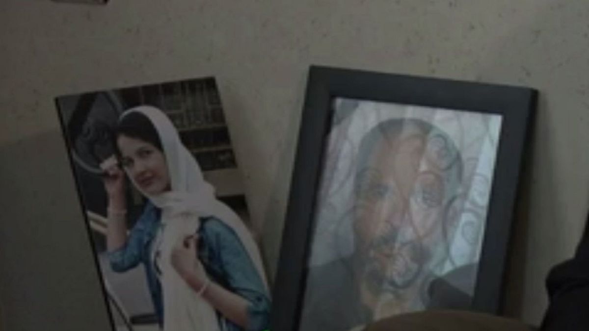 تصویر منتشر شده از اسرا پناهی و پدرش در صدا و سیمای اردبیل