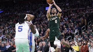 NBA: Warriors and Celtics shine in season opener