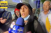 Elnaz Rekabi recebida como heroína no Irão
