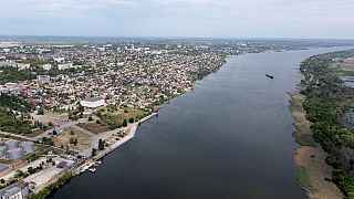 La ville de Kherson et la rivière Dniepr, vue aérienne. 20 mai 2022